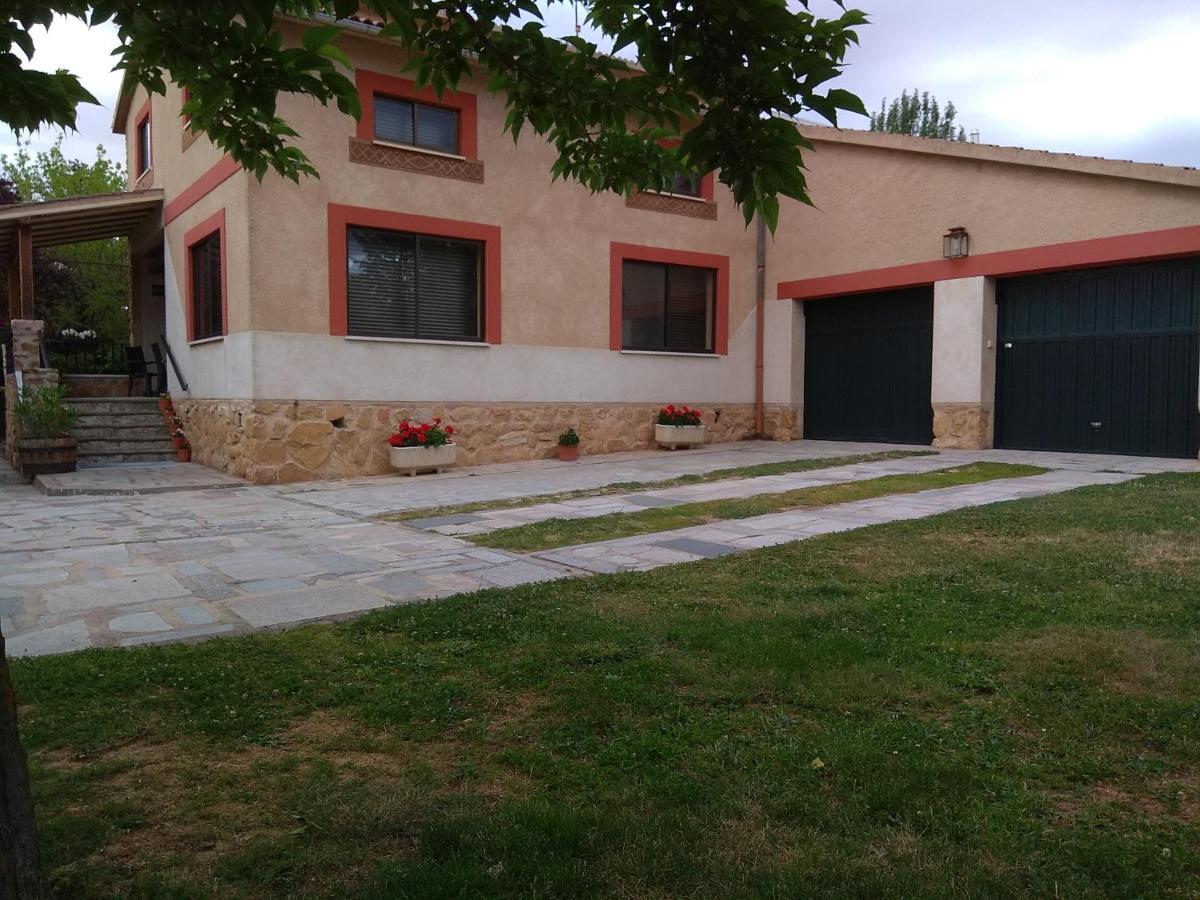 Casa Rural Las Tuyas en Segovia Palazuelos de Eresma Exterior foto